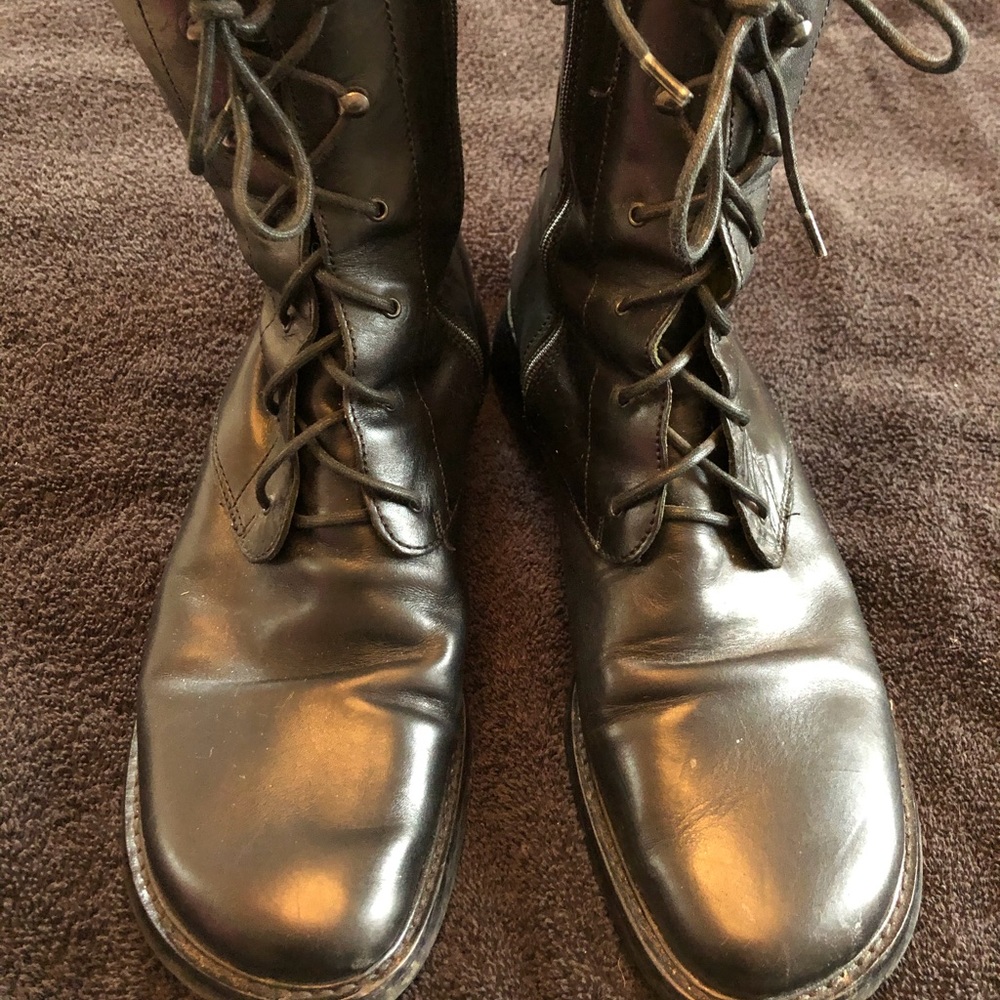Donald J. Pliner Women’s Vtg Black boots size 8.5